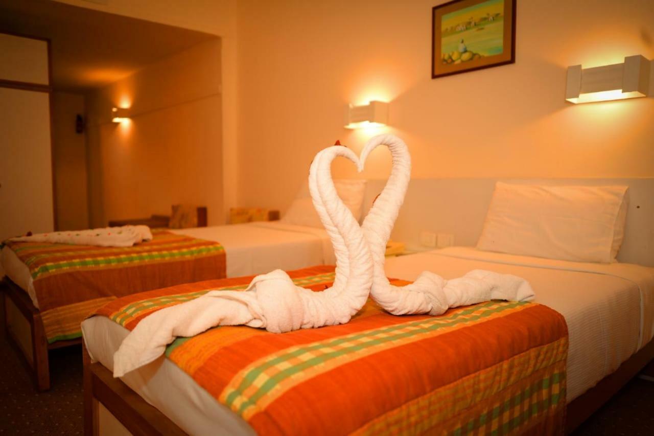 Cleopatra Hotel Асуан Экстерьер фото