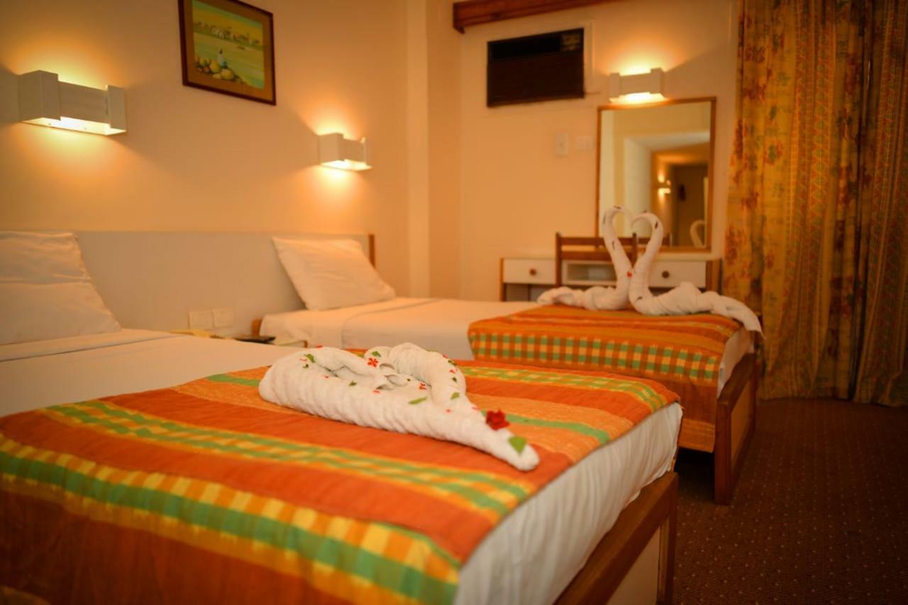 Cleopatra Hotel Асуан Экстерьер фото